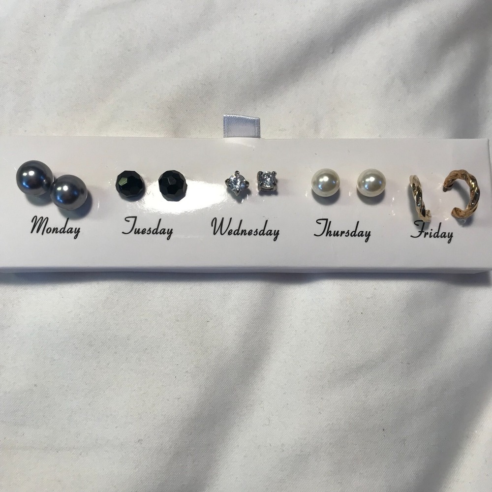 Avon Days of the Week Earrings in Cream Signature Box (2007) - NOS